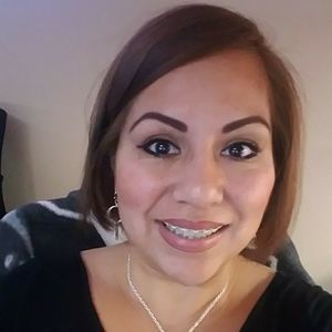 Meet your Posher, Amparo